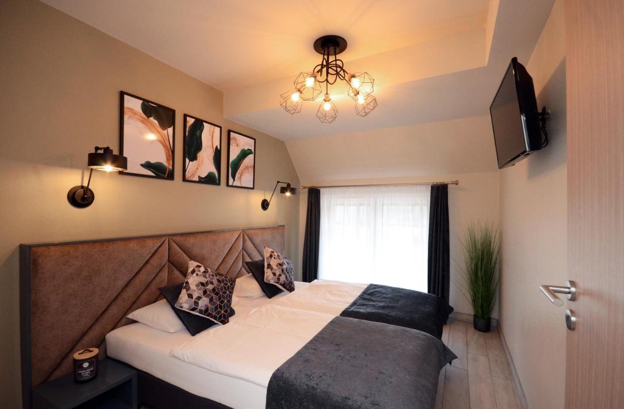 Apartamenty Biala Sowa Czarna Gora Siena Buitenkant foto